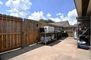 9458 Neuens Rd, Houston, TX 77080 - Photo 20