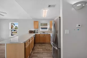 3931 Navarro Dr, Galveston, TX 77554 - Photo 8