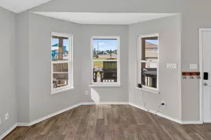 3931 Navarro Dr, Galveston, TX 77554 - Photo 4