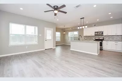 8215 Bonaire Street, Houston, TX 77028 - Photo 6