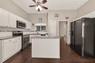 818 Maple Branch Ln, Pearland, TX 77584 - Photo 8