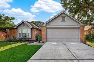 818 Maple Branch Ln, Pearland, TX 77584 - Photo 2