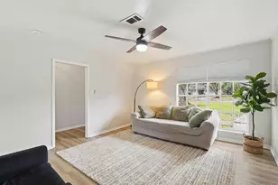 5150 Stardust Dr, Beaumont, TX 77706 - Photo 10