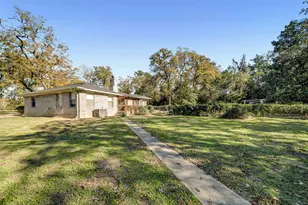 6 W Trail Ln, Hilltop Lakes, TX 77871 - Photo 16