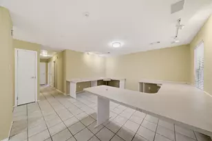305 Peach St, Tomball, TX 77375 - Photo 4