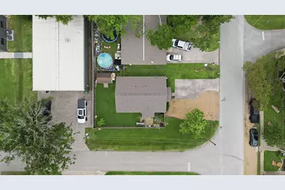 305 Peach Street, Tomball, TX 77375 - Photo 26