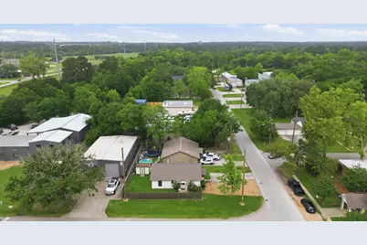 305 Peach Street, Tomball, TX 77375 - Photo 28