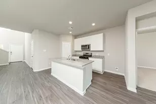 2513 Hawks Eye Dr, Conroe, TX 77301 - Photo 2