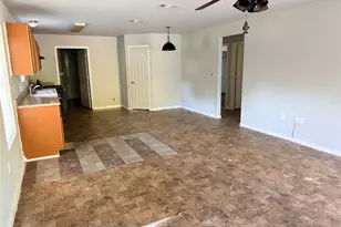424 Baker Cir, Ames, TX 77575 - Photo 6