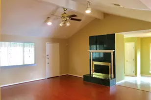 3330 Creek Grove Dr, Houston, TX 77066 - Photo 2