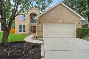 27 New Dawn Pl, The Woodlands, TX 77385 - Photo 2