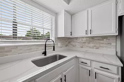 10102 Old Towne Lane, Sugar Land, TX 77498 - Photo 18