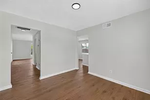 10102 Old Towne Ln, Sugar Land, TX 77498 - Photo 12