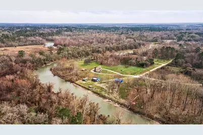 239 Fishermans Trail, Huntsville, TX 77320 - Photo 2