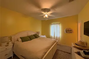 978 Mary Ann, Crystal Beach, TX 77650 - Photo 6