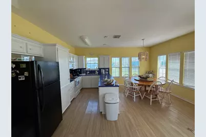 978 Mary Ann, Crystal Beach, TX 77650 - Photo 10