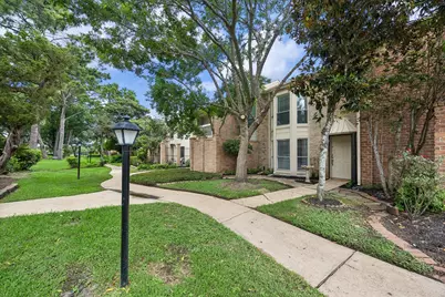 800 Country Place Drive #1102, Houston, TX 77079 - Photo 4