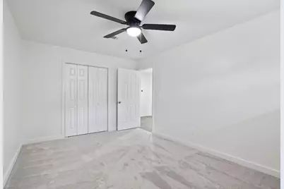 322 E Edgebrook Drive, Houston, TX 77034 - Photo 30