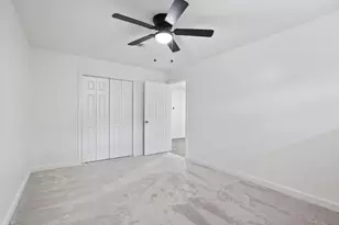 322 E Edgebrook Dr, Houston, TX 77034 - Photo 30