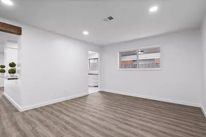 322 E Edgebrook Drive, Houston, TX 77034 - Photo 10