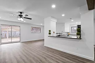 322 E Edgebrook Dr, Houston, TX 77034 - Photo 12