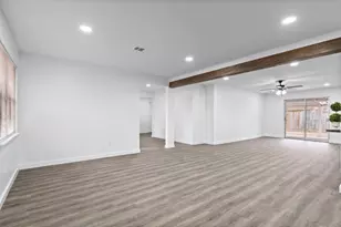 322 E Edgebrook Dr, Houston, TX 77034 - Photo 4