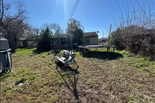 913 Southampton St, Angleton, TX 77515 - Photo 14