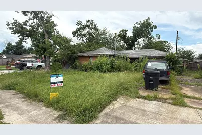 1933 Lynnview Drive, Houston, TX 77055 - Photo 1