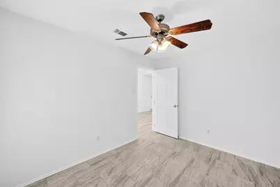 2135 Falling Oaks Road, Houston, TX 77038 - Photo 34