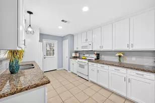 2135 Falling Oaks Rd, Houston, TX 77038 - Photo 6