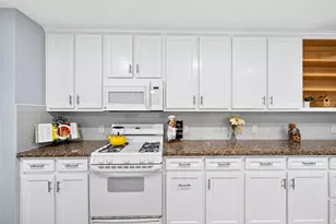 2135 Falling Oaks Rd, Houston, TX 77038 - Photo 8