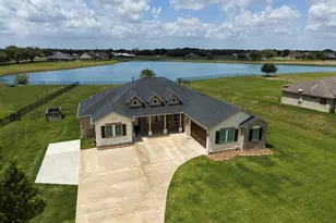 803 Lily Ln, Rosharon, TX 77583 - Photo 2