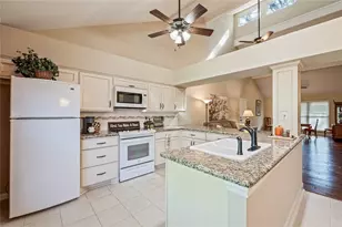 16530 Space Center Blvd, Houston, TX 77058 - Photo 12
