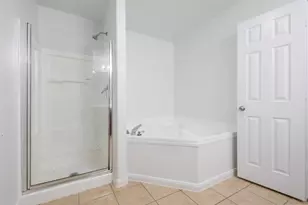 830 Paradise Rd, Baytown, TX 77521 - Photo 16