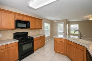 4711 Buescher Ct, Pearland, TX 77584 - Photo 4