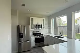 4923 Higgins St St, Houston, TX 77033 - Photo 2