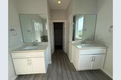 4923 Higgins St Street, Houston, TX 77033 - Photo 8