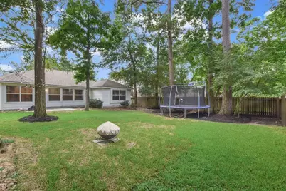74 S Wynnoak Circle, The Woodlands, TX 77382 - Photo 2