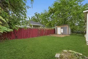 303 Gans St, Houston, TX 77029 - Photo 24