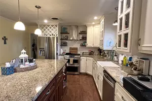 3024 Lamar Cir, El Campo, TX 77437 - Photo 8