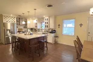 3024 Lamar Cir, El Campo, TX 77437 - Photo 10