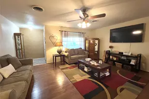 3024 Lamar Cir, El Campo, TX 77437 - Photo 4