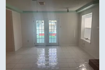 101 Pompano Avenue, Galveston, TX 77550 - Photo 8