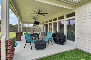 31806 Oak Thicket Ct, Conroe, TX 77385 - Photo 18