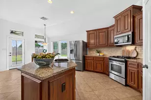31806 Oak Thicket Ct, Conroe, TX 77385 - Photo 6