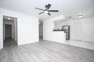 4711 Illinois St, Dickinson, TX 77539 - Photo 8