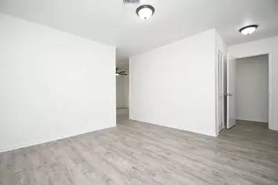 4711 Illinois Street, Dickinson, TX 77539 - Photo 6