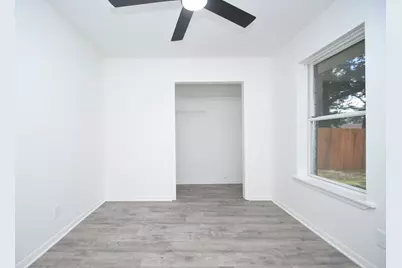 4711 Illinois Street, Dickinson, TX 77539 - Photo 14