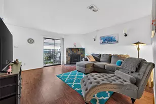 3993 Tanglewilde St, Houston, TX 77063 - Photo 6
