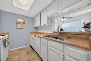 3993 Tanglewilde St, Houston, TX 77063 - Photo 10
